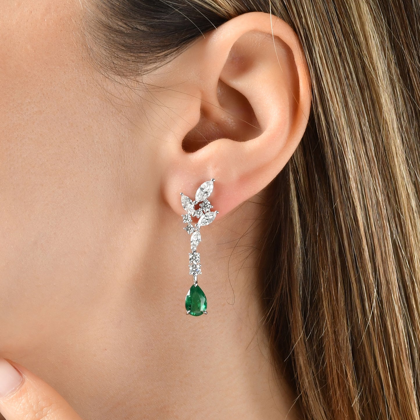 4,14 Karat Damla Zümrüt Markiz Pırlanta Sallantılı Küpe 3 - Arvi Jewellery