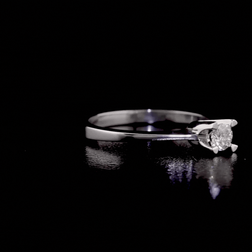 Tektaş pırlanta yüzük modelleri, hem duygusal hem de görsel anlamda güçlü bir izlenim bırakır. Özellikle 0,25 karat beyaz altın tektaş yüzükler, sade ama etkileyici tasarımıyla öne çıkar. El işçiliğiyle üretilmiş bu modeller, ömür boyu kullanım garantisiyle sunulur. İster evlilik teklifi için ister kendinizi şımartmak amacıyla tercih edin, her kullanımda şıklığınız tamamlanır.

