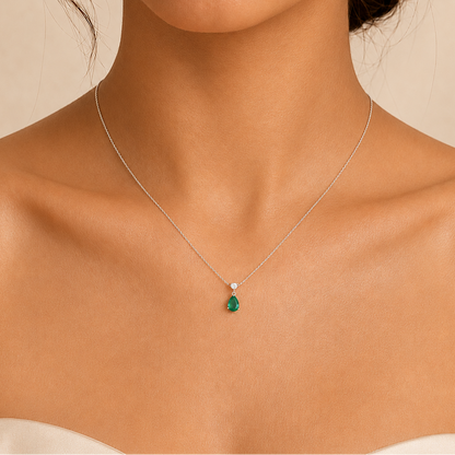 0,69 Karat Damla Zümrüt Pırlanta Kolye