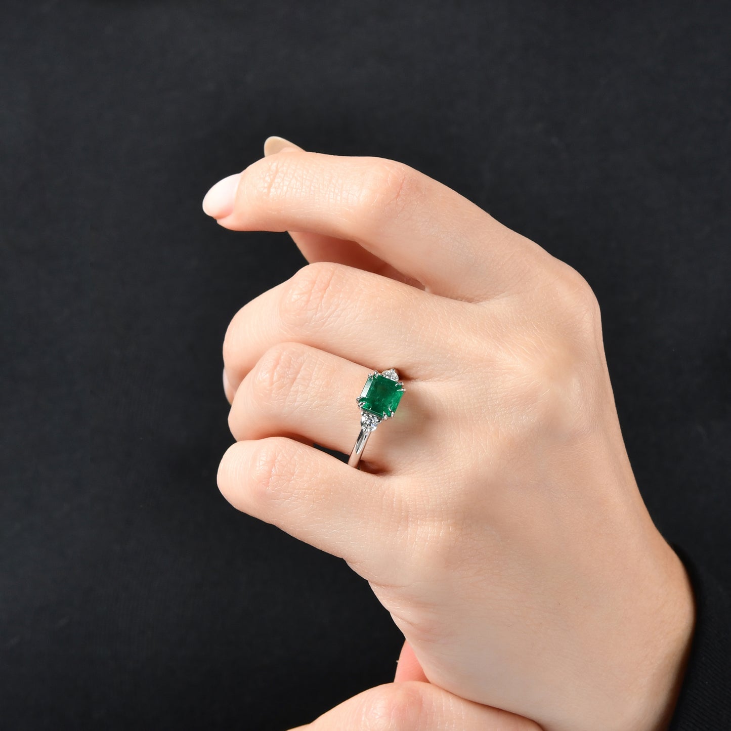 1,96 Karat Kare Zümrüt Pırlanta Yüzük - Arvi Jewellery