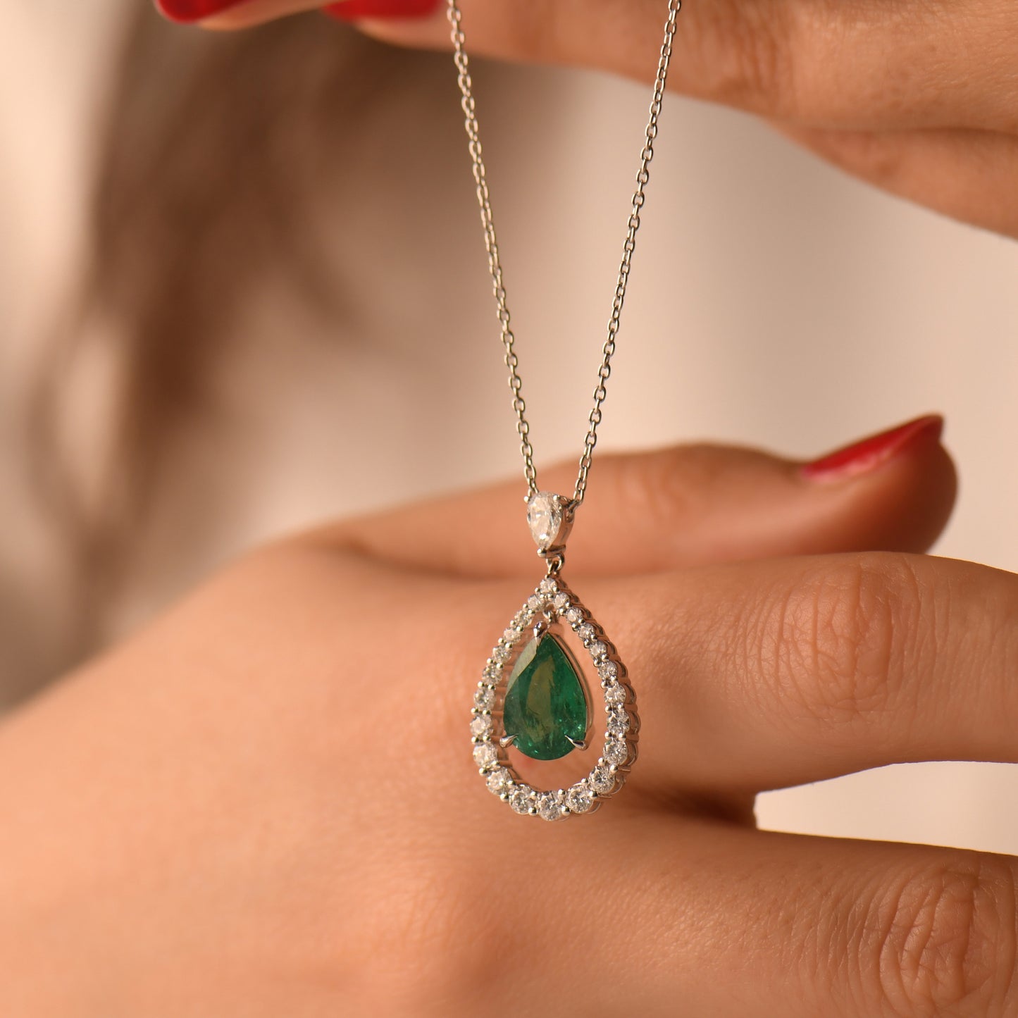 3,23 Karat Damla Zümrüt Pırlanta Kolye - Arvi Jewellery