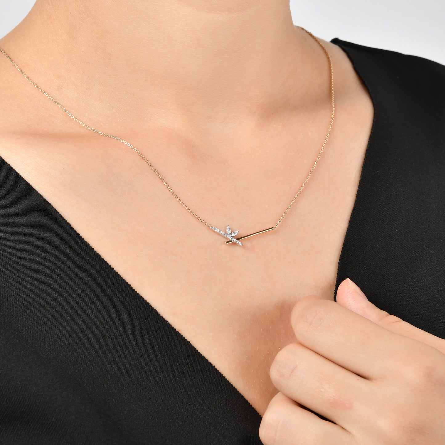 0,12 Karat Markiz Pırlanta Çubuk Kolye - Arvi Jewellery