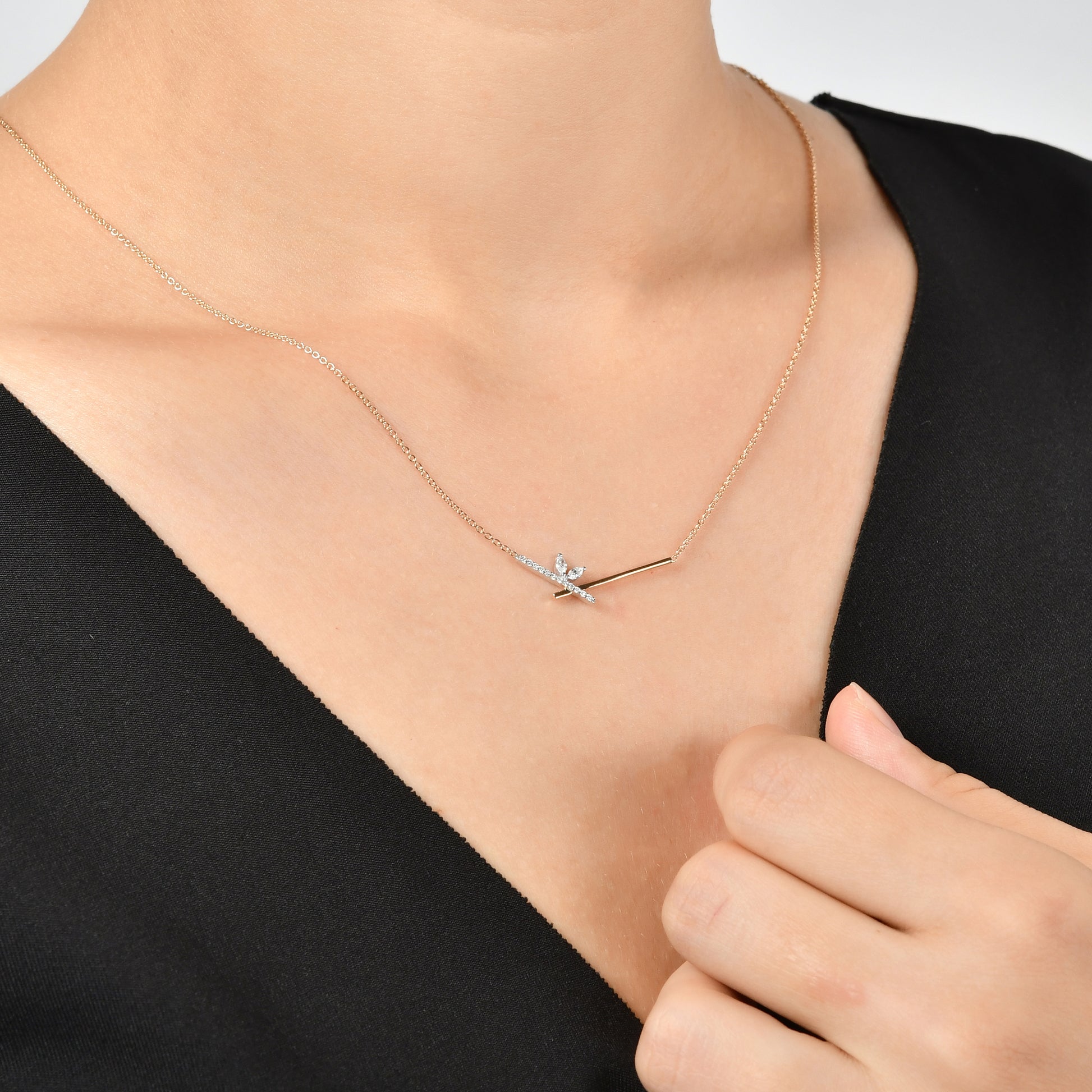 0,12 Karat Markiz Pırlanta Çubuk Kolye - Arvi Jewellery