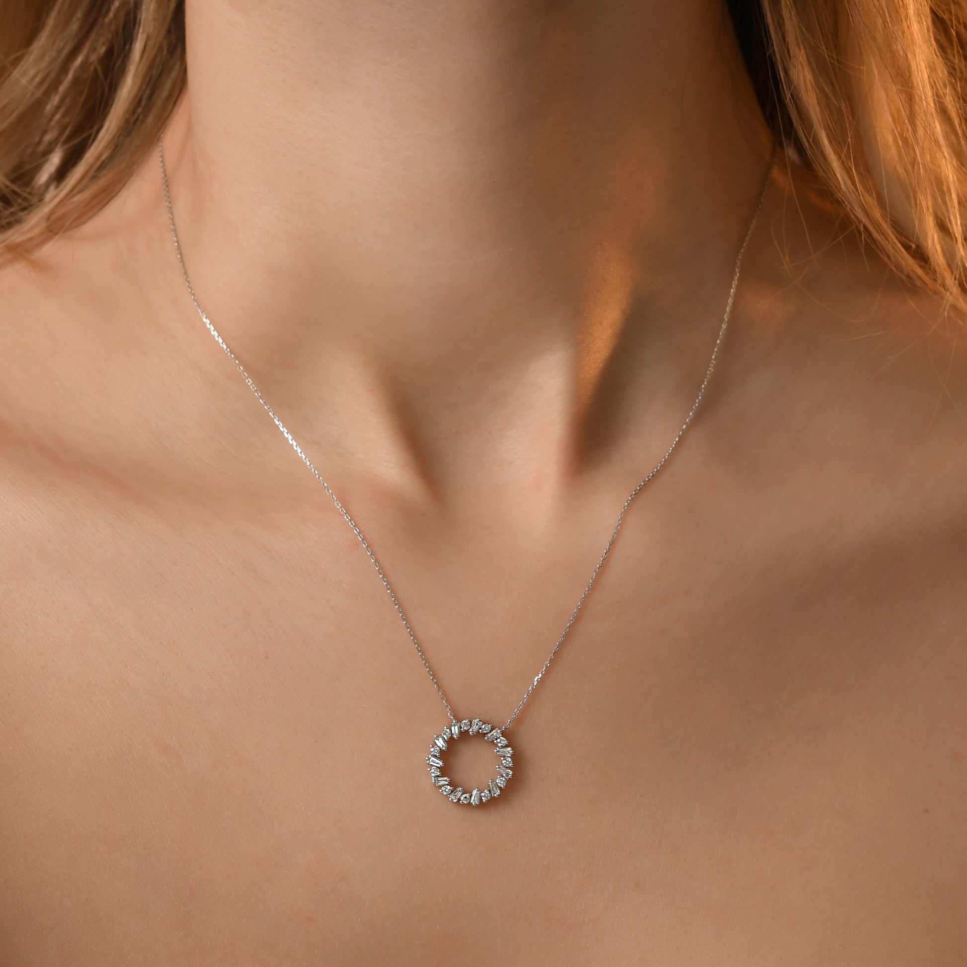 0,38 Karat Baget Pırlanta Kolye - Arvi Jewellery