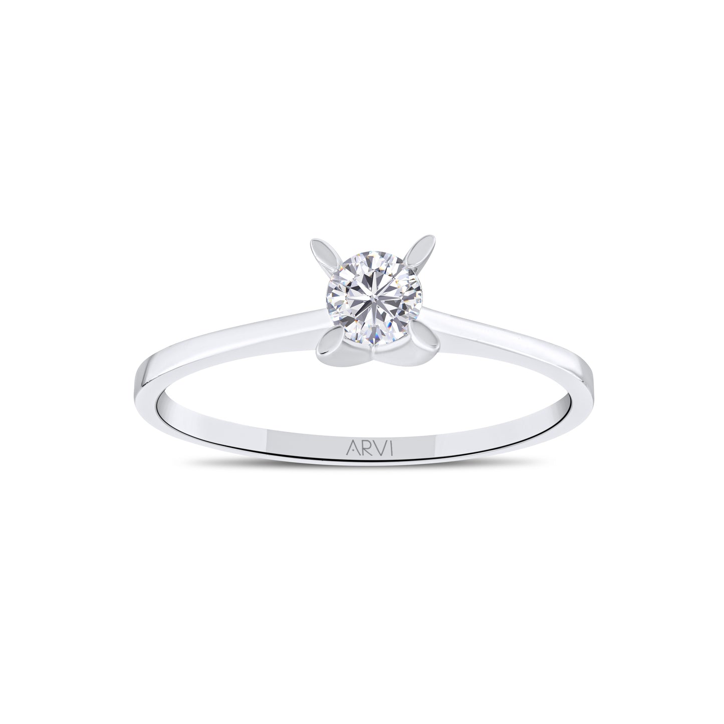 El işçiliğiyle üretilmiş, 14 ayar beyaz altın gövdeye sahip, F renk ve VS netlikte 0.20 karat pırlanta taşıyla dikkat çeken tektaş yüzük. Klasik, minimal ve modern stilin zarif birleşimi olan bu yüzük, gündelik kullanıma uygun olduğu kadar özel günlerde de ışıltınızla ön plana çıkmanızı sağlar.