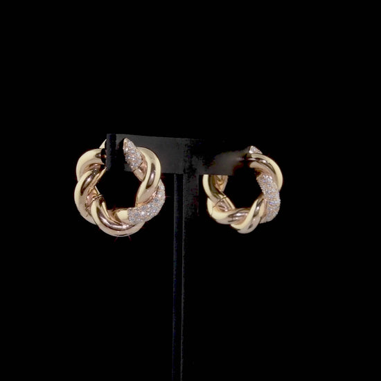 Minimal ve zarif pırlanta detaylı halka küpe, 14 ayar rose altın burgu formuyla hazırlanmış özel tasarım pırlanta küpe modeli