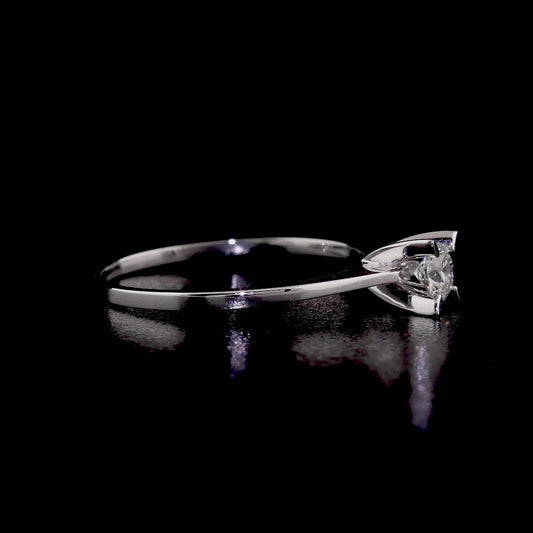 Estetik ve sağlam 4 badem tırnak tasarımıyla pırlantayı kavrayan beyaz altın tektaş yüzük. Günlük ve özel gün kullanımı için ideal. 4 Badem Tırnaklı Pırlanta Yüzük – Zarif ve Güçlü Tasarım

AS0002
AS00019
AS00027