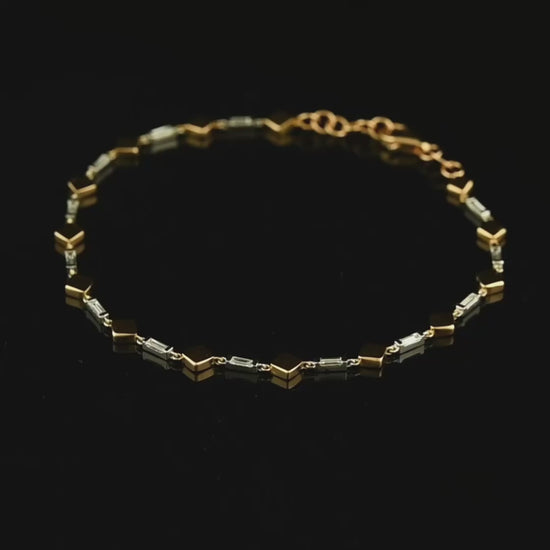 18 ayar sarı altın seçeneğiyle üretilmiş 0,37 karat baget kesim pırlanta bileklik, klasik takı stiline uygun şık ve göz alıcı bilezik tasarımı