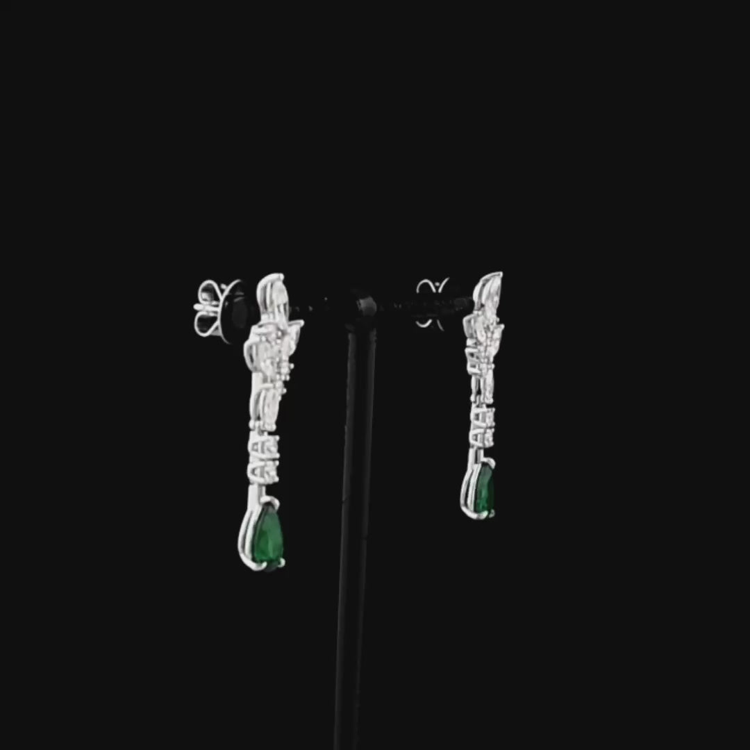 Özel tasarım pırlanta taşlı altın su yolu küpe, 1,52 karat markiz pırlanta, 0,72 karat yuvarlak pırlanta ve 1,90 karat damla kesim zümrüt taşla üretilmiş lüks beyaz altın küpe.