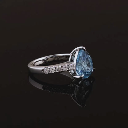 4,20 Karat Üçgen Aquamarine Pırlanta Yüzük