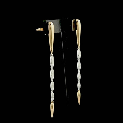 “Beyaz altın uzun trend küpe zarif tasarımlı markiz kesim pırlanta detaylı taşlı altın küpe kadın takı”