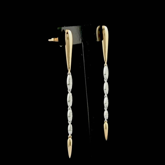 “Beyaz altın uzun trend küpe zarif tasarımlı markiz kesim pırlanta detaylı taşlı altın küpe kadın takı”